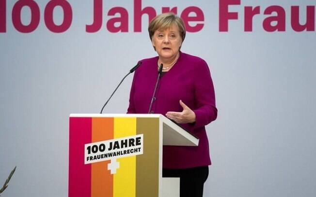 Sob o comando de Merkel, Alemanha dá exemplo de como enfrentar a ameaça do novo coronavírus