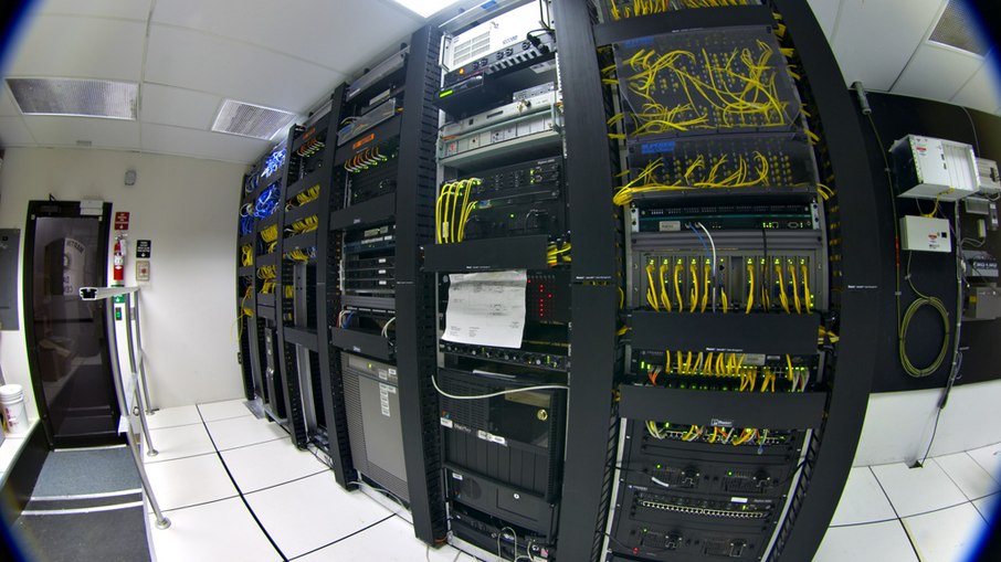 Data center em funcionamento