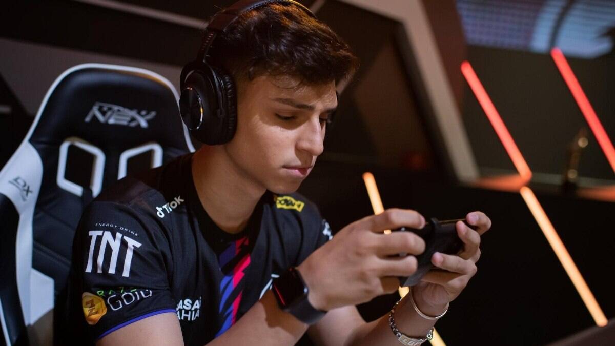 Nobru conta que deixou sonho de ser jogador de futebol para ser gamer