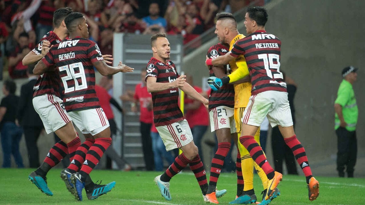 Flamengo e Estudiantes decidem vaga nos pênaltis na Libertadores