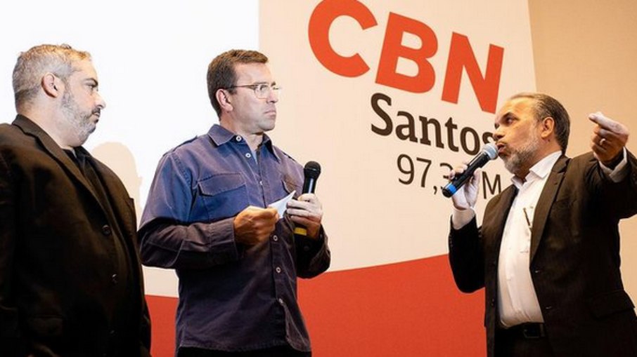 Rodrigo Bocardi participou da inauguração da CBN na Baixada Santista