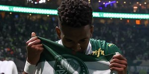 Estrela do Palmeiras, Estêvão busca primeiro gol em clássicos