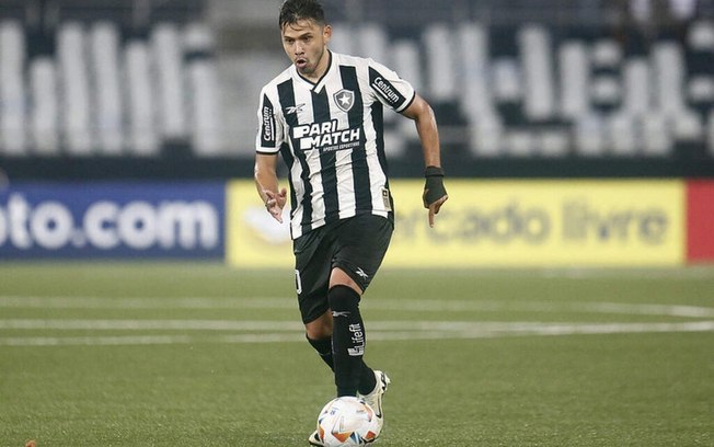 Óscar Romero em campo pelo Botafogo