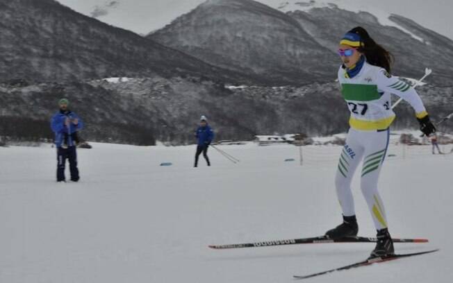 Duda Ribera celebra após completar os 10km do esqui cross country: 'Achei que não fosse conseguir'