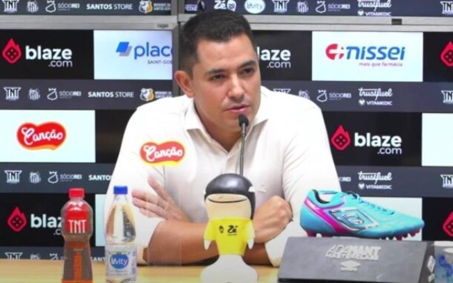 Pedro Martins explicou como está sendo feito o trabalho no Santos para a nova temporada Pedro Martins explicou como está sendo feito o trabalho no Santos para a nova temporada