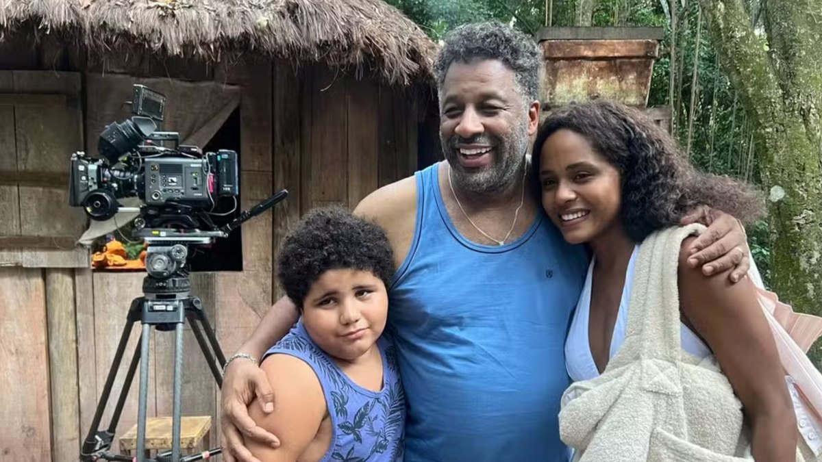 Ailton Graça interpreta pais de personagens de Duda Santos e João Pedro em diferentes produções.