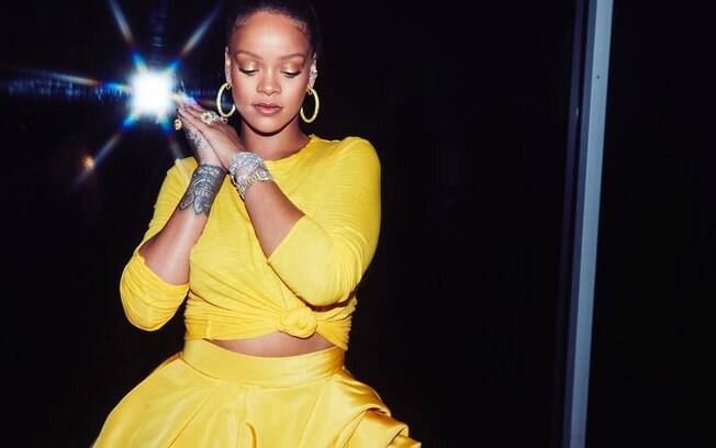 Rihanna é a rainha das polêmicas! Empoderar a mulher e falar de assuntos tabu nos clipes é com ela mesma