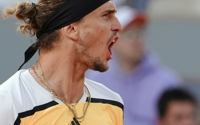 Alexander Zverev durante sua vitória sobre Alex de Minaur nas quartas de final de Roland Garros em Paris, no dia 5 de junho de 2024