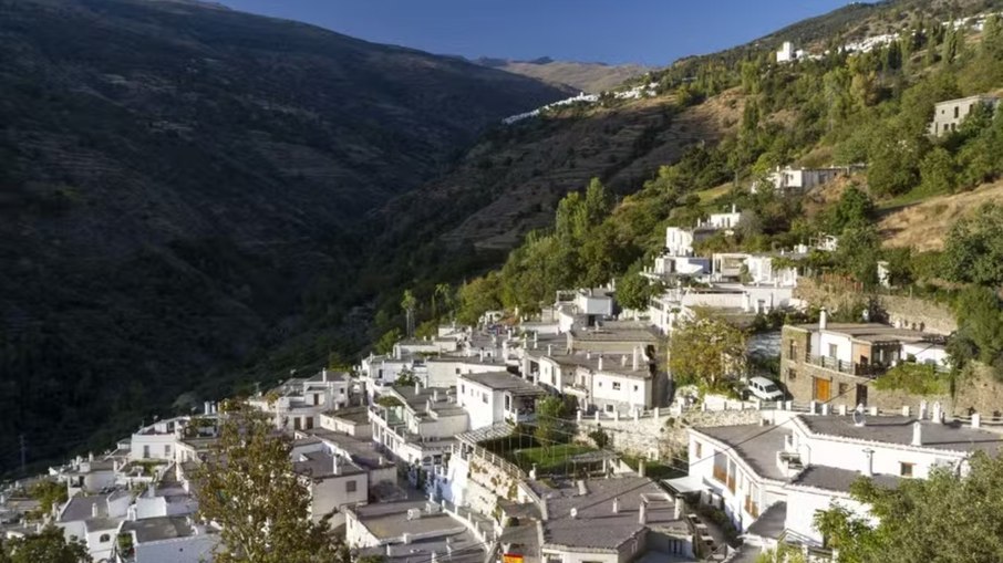 Cidade espanhola bane óbitos nos fins de semana Cidade espanhola bane óbitos nos fins de semana