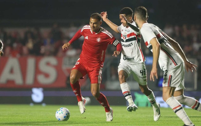 Calleri solta o grito da garganta 