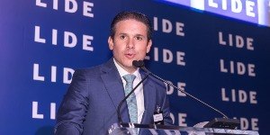 Hugo Motta cobra liderança do governo em reformas fiscais