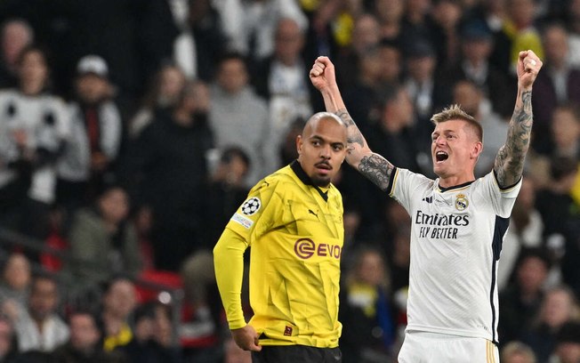 Toni Kroos comemora um dos gols do Real Madrid na decisão da Liga dos Campeões contra o Borussia Dortmund