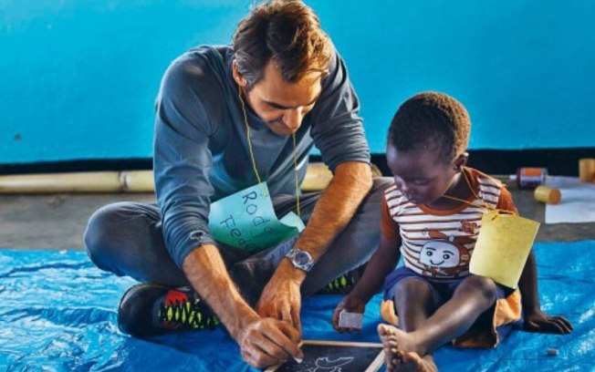 O outro lado de Federer: lenda do tênis mantém Fundação na África e ajudou crianças na guerra da Ucrânia