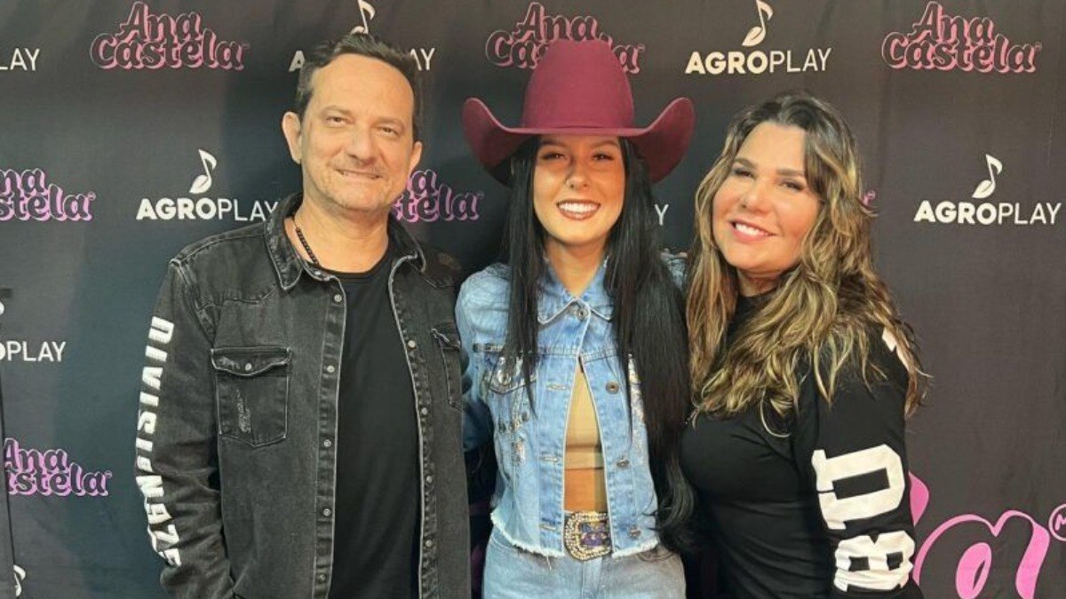 Ana Castela com os pais de Gustavo Mioto 