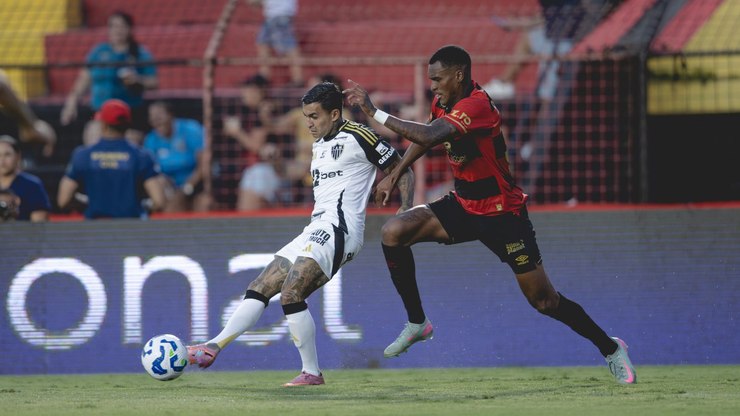 Atl%C3%A9tico-MG%20leva%20susto%2C%20mas%20conquista%20virada%20contra%20Sport