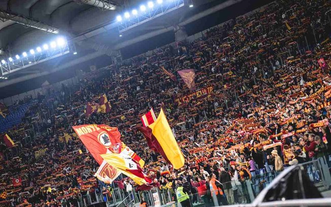 Torcida da Roma durante o Campeonato Italiano 2026/27
