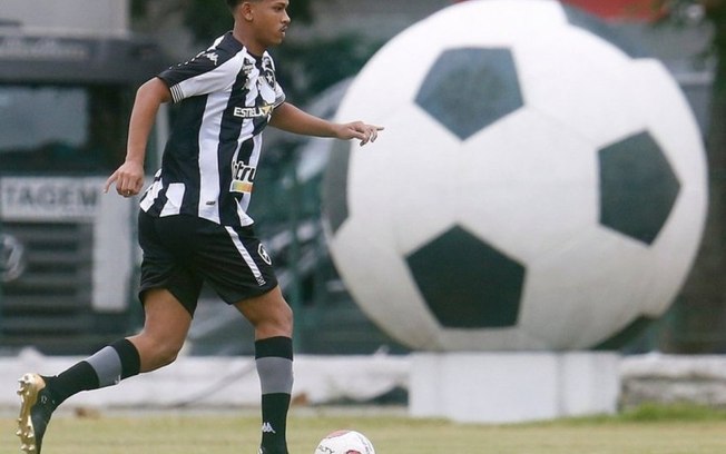 Em busca do bicampeonato, Kawan celebra estreia do Botafogo com vitória no Torneio OPG-20