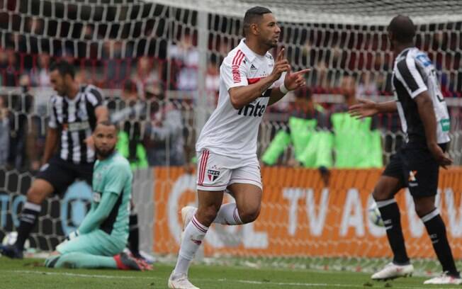 Bruno Peres fez o gol da vitória do São Paulo sobre o Ceará