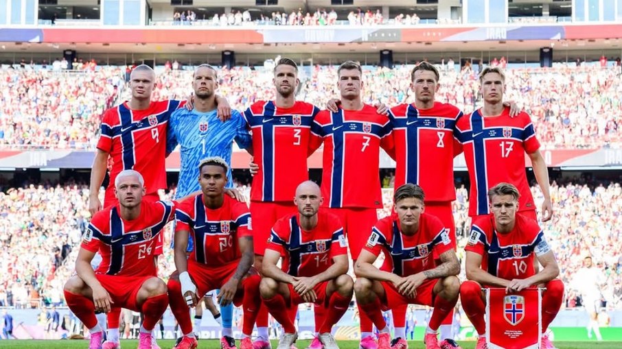 Time da Noruega posa para foto antes da estreia na Copa do Mundo