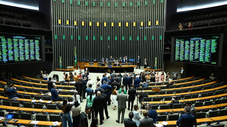 Veja os 54 senadores eleitos neste domingo em todo o país