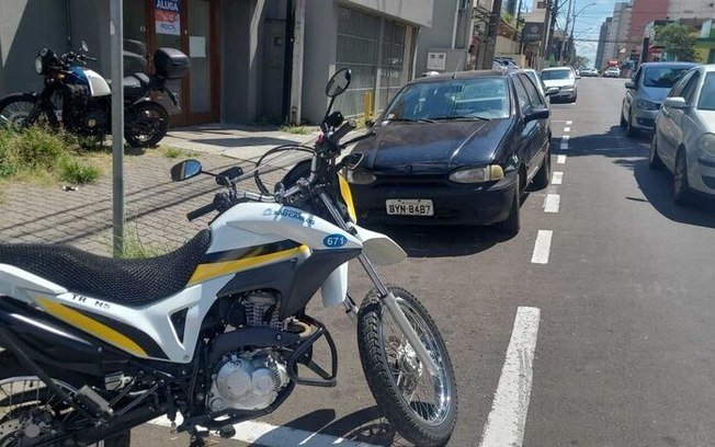 Agentes de trânsito localizam carro furtado no centro de São Carlos
