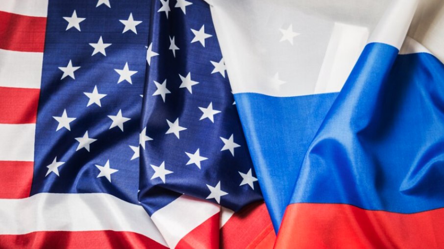 Embaixada dos EUA na Rússia argumenta que suas operações no país europeu estão limitadas