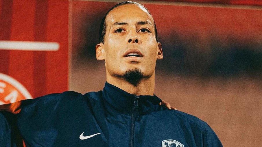 Van Dijk superou uma peritonite grave no início da carreira antes de se tornar um dos melhores zagueiros do mundo