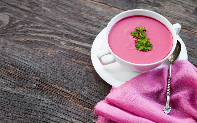 4 sopas frias e leves para os dias de calor