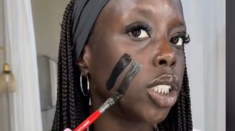Base totalmente preta: inclusão ou racismo no mundo da maquiagem?