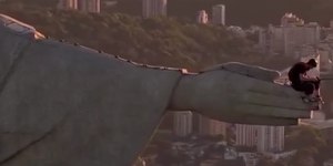 Homem é investigado pela polícia após saltar do Cristo Redentor