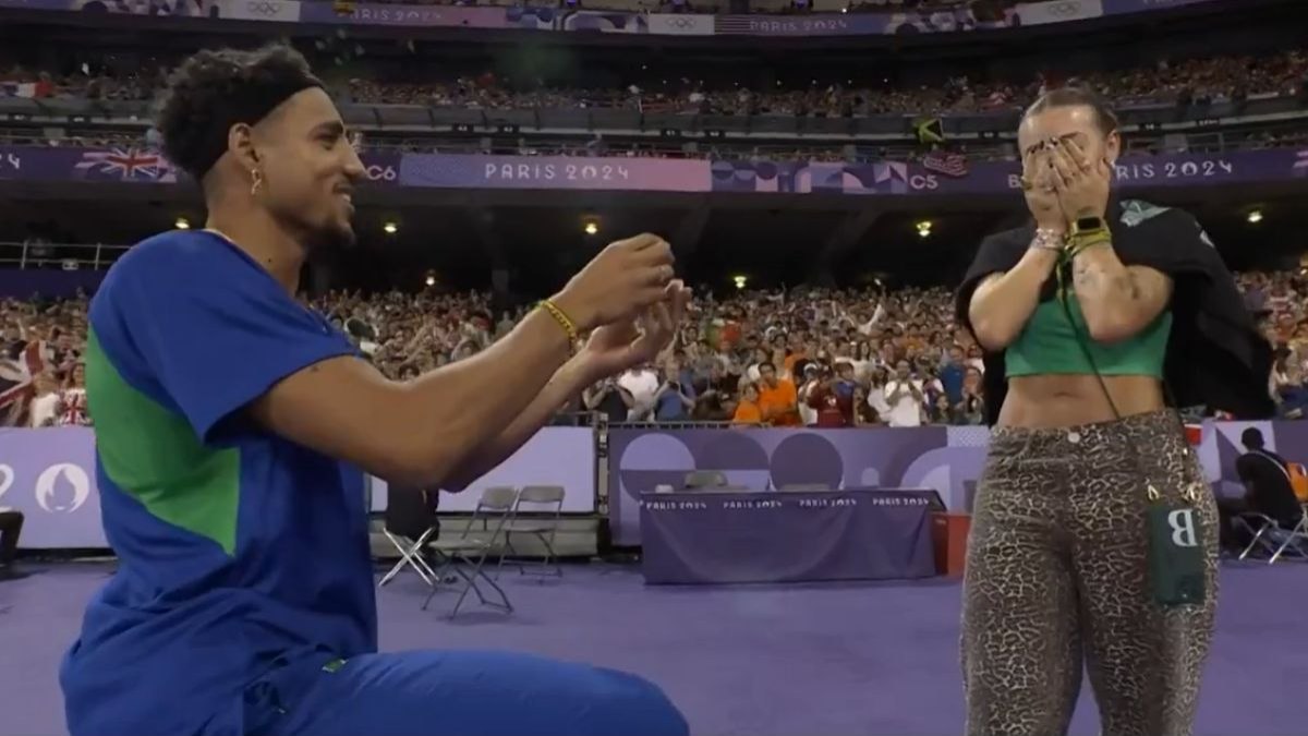 Almir Júnior pediu namorada em casamento no Stade de France