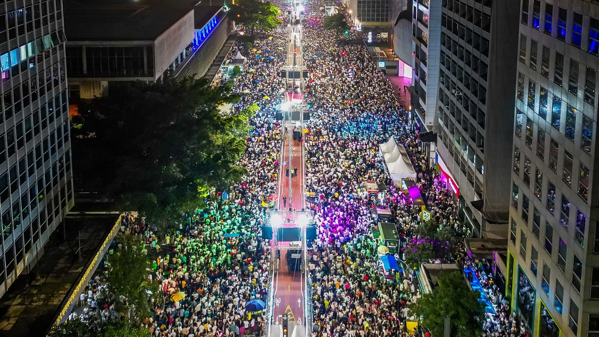 Festa da Virada na Paulista, em São Paulo Festa da Virada na Paulista, em São Paulo