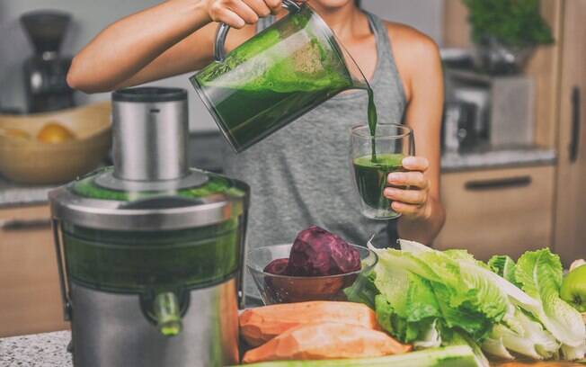 Suco de verde e mais receitas detox para eliminar as toxinas e começar o ano de forma mais saudável
