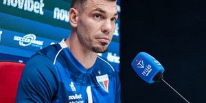 João Ricardo acerta com Corinthians, mas só chega em março