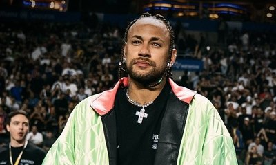Neymar rebate críticas por ir a evento 