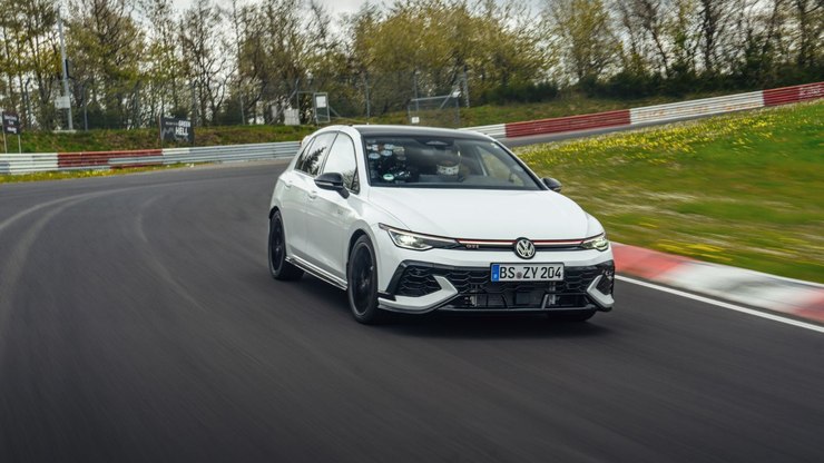 Golf GTI quebra recorde e faz volta mais rápida da Volkswagen