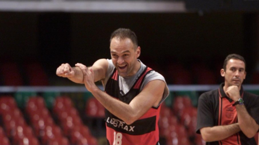 Oscar Schmidt se aposentou no Flamengo