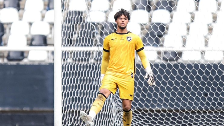 Botafogo não dá previsão sobre retorno de Bruninho Samúdio