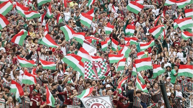 Fluminense domina Borussia Dortmund, mas falha no ataque e só empata