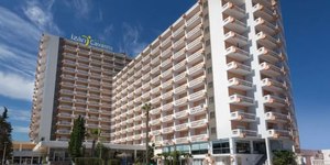 Turistas são internados por consumo de comida envenenada em hotel