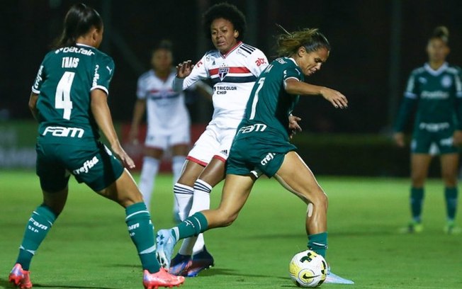 Em jogo movimentado, São Paulo vence o Palmeiras pelo Brasileirão Feminino e encosta na liderança