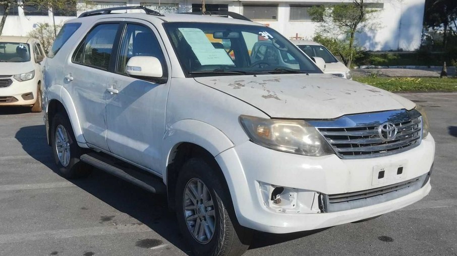 Toyota Hilux será levada a leilão em São Paulo