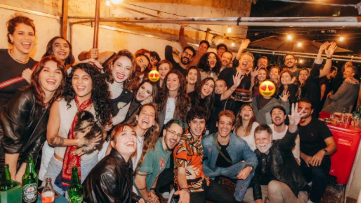 Sandy marca presença em aniversário de Lucas Lima Sandy marca presença em aniversário de Lucas Lima