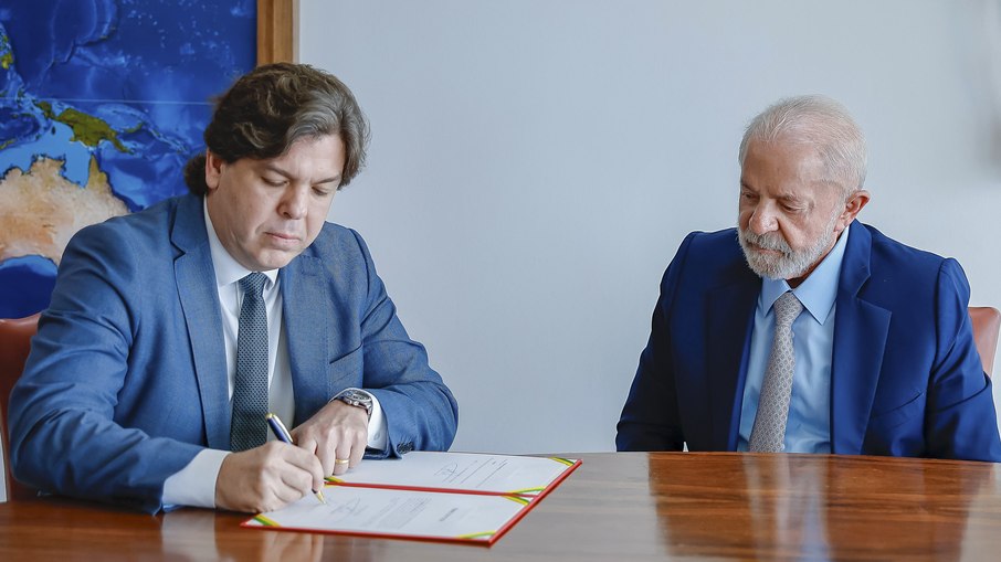 Presidente da República, Luiz Inácio Lula da Silva, dá posse a Frederico de Siqueira Filho como Ministro de Estado das Comunicações