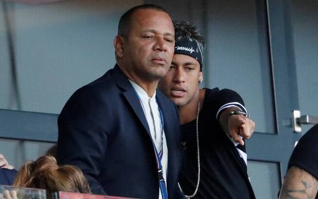 Pai do atacante Neymar garantiu sua permanência no PSG