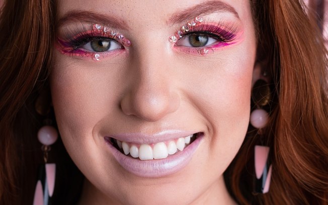 3 dicas para fazer a sua maquiagem durar mais nos blocos de Carnaval