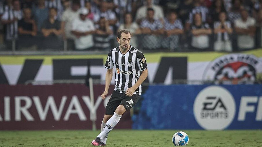 Diego Godín sofre com grave lesão no Vélez