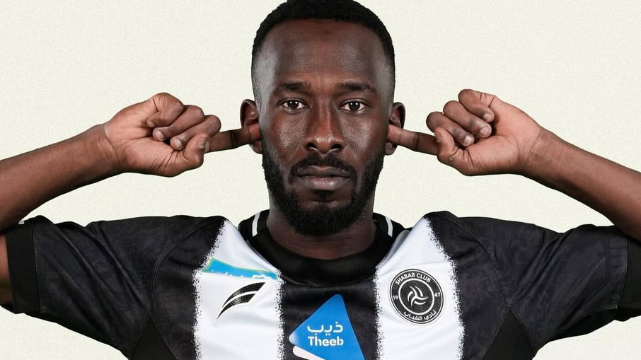 Al-Muwallad joga pelo Al-Shabab, da Arábia Saudita 