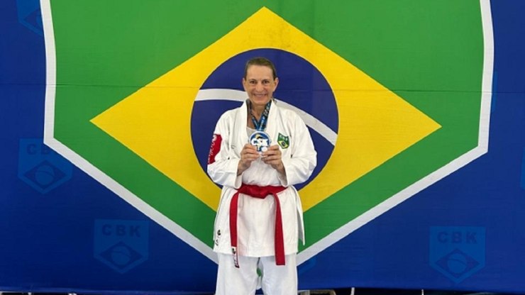 Vinhedense conquista medalhas no Sul-Americano Master de Karatê