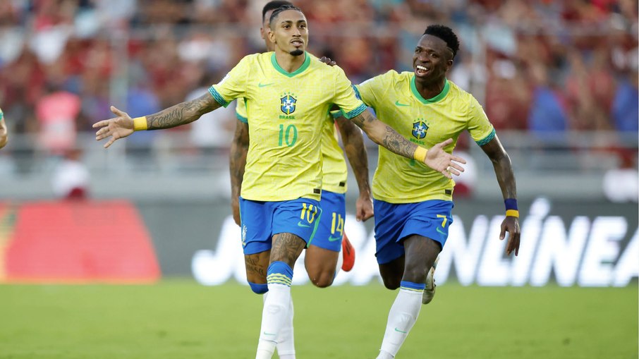 Vini Jr. e Raphinha são os protagonistas de Ancelotti